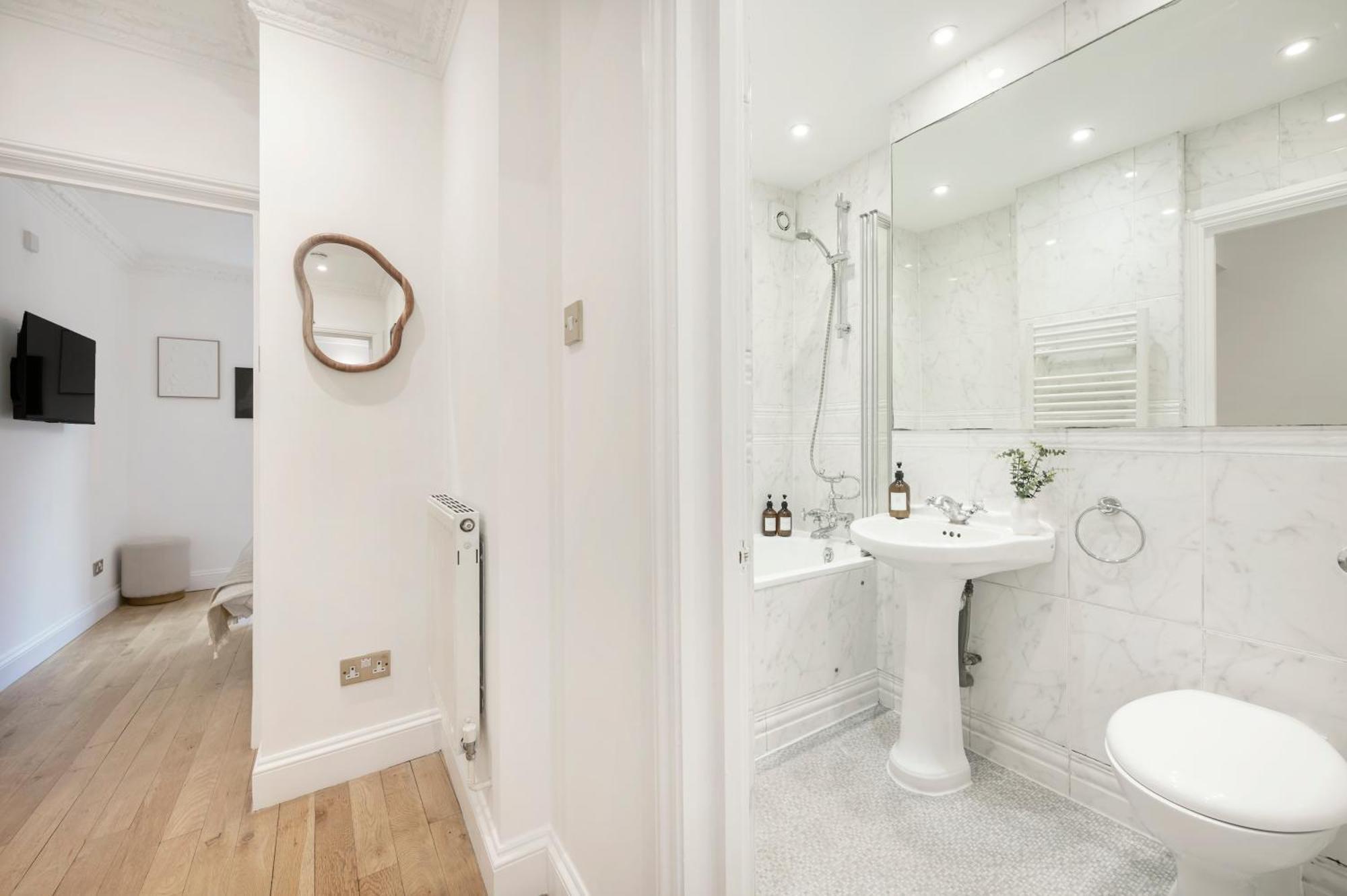 2 Bedr, 3 Beds, 1 Bath Thames, Trafalgar Sq Londra Esterno foto